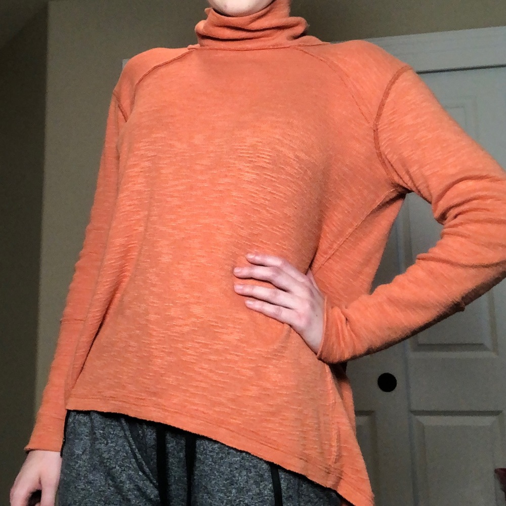 Free People Slit Back Turtleneck Medium - Picture 2 of 4